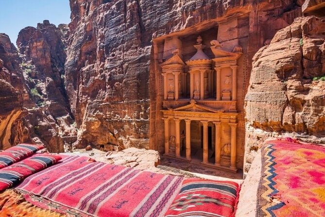 2 Days Petra and Wadi Rum Private Guided Tour - Entering Petra’s Siq: what you’ll see in the time you get