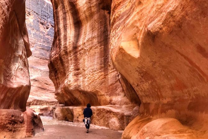 2 Days Petra & Wadi Rum Tour from and to Amman - The 08:00 Amman pickup: comfort and confidence from the first hour