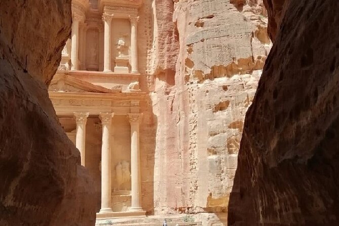 3-Day Tour from Amman: Jerash, Ajloun, Petra, Wadi Rum & Dead SEA - Comfort and service: why the car details matter