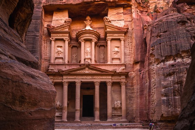 3-Night Jordan Private Tour: Petra, Wadi Rum, and the Dead Sea - Arrival to Petra: The Advantage of Sleeping Inside the Story