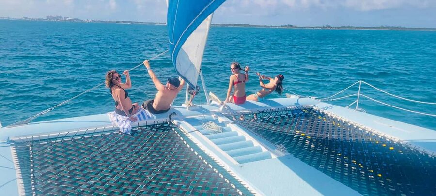 Bahamas: Swimming Pigs & Snorkeling Cruise with Lunch & Rum - Rose Island Swimming Pigs: Why This Stop Gets People Hooked