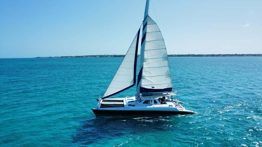 Bahamas: Swimming Pigs & Snorkeling Cruise with Lunch & Rum - Inside the 62-Ft Catamaran: The Comfort Advantage