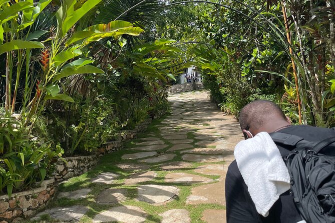 Bob Marley's Nine Mile Mausoleum Tour (Complimentary Rum Punch) - Your One Main Stop in Nine Mile: Childhood Home to Mausoleum