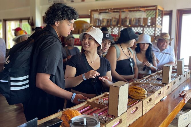 Customizable Roatán Private Tour: Rum, Chocolate & Island Culture - Roatan in four hours: the real value of this private loop