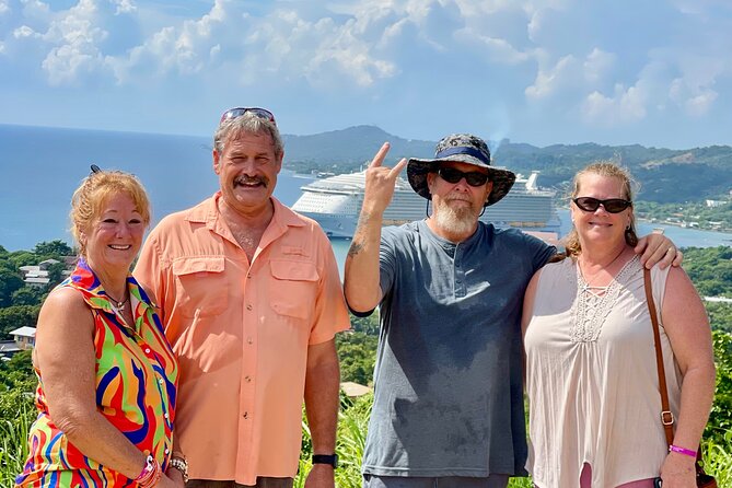 Customizable Roatán Private Tour: Rum, Chocolate & Island Culture - West End Village: your food-and-shopping breathing room