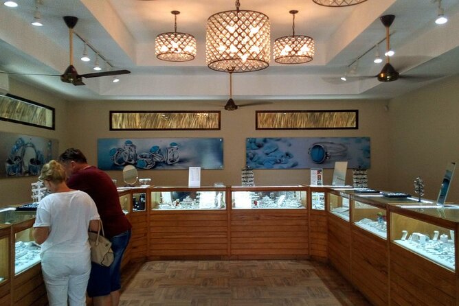 Don Lucas Cigar Factory & Store + Premium Rum Tasting (3 hours) - Rum Bar Samples: How to Taste Without Expecting Full-On Pours