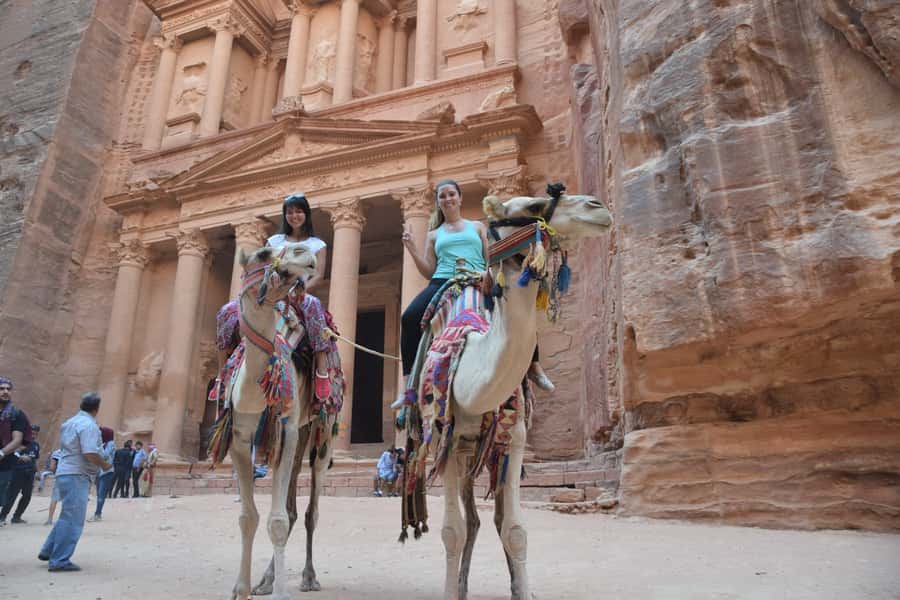 From Amman: Petra, Wadi Rum, & Dead Sea 2-Day Trip - Dinner, breakfast, and the camp reality (what the night feels like)