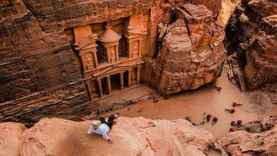 From Amman: Petra & Wadi Rum Private or group Day Tour - From Amman to Petra: the drive that sets your pace