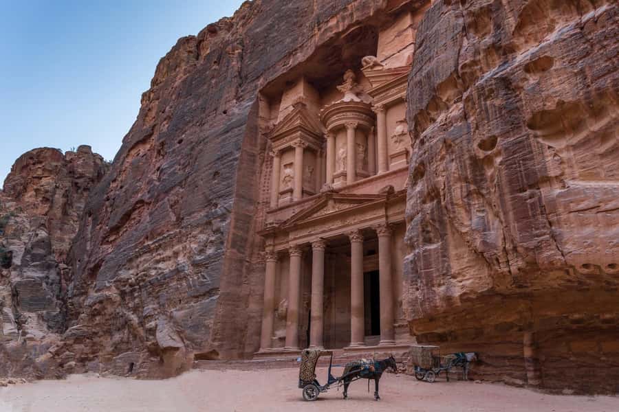 From Amman: Private or sharing Petra &Wadi Rum Full day Tour - Meeting Bedouin Families and Learning What the Desert Means