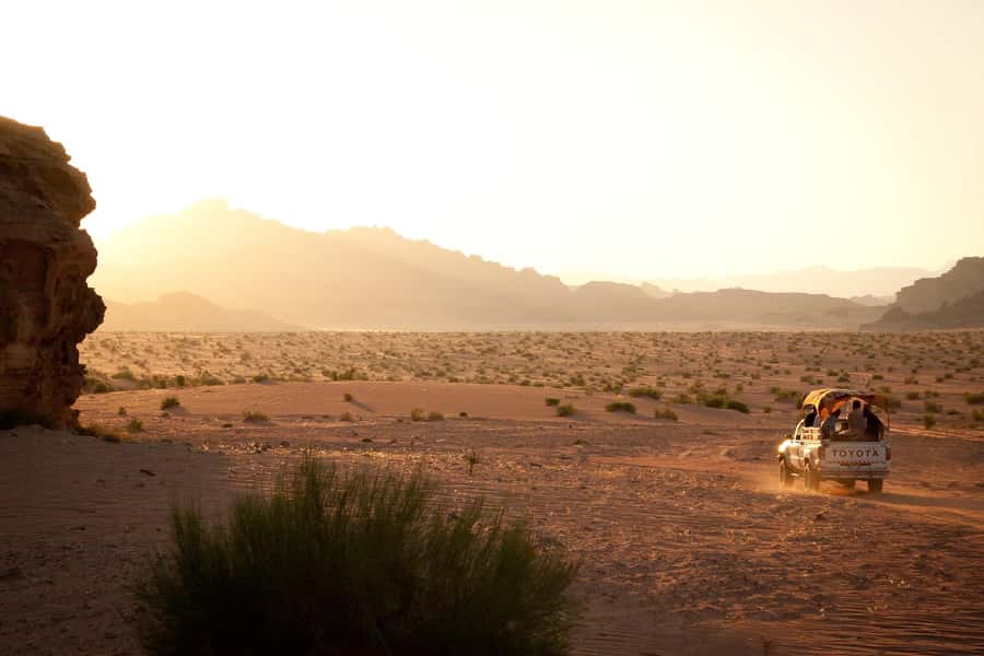 From Wadi Rum: 2-Hour Jeep Tour with Meals & Overnight Stay - Why this one-day Jeep + overnight combo works in Wadi Rum