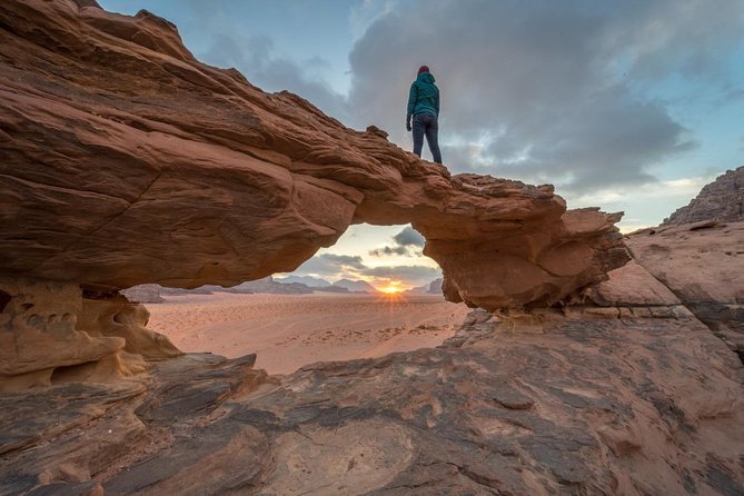 Full-Day Jeep Safari "Wadi Rum Highlights!" w/ Bedouin Lunch - Wadi Rum Jeep safari: why a private 4x4 day makes sense