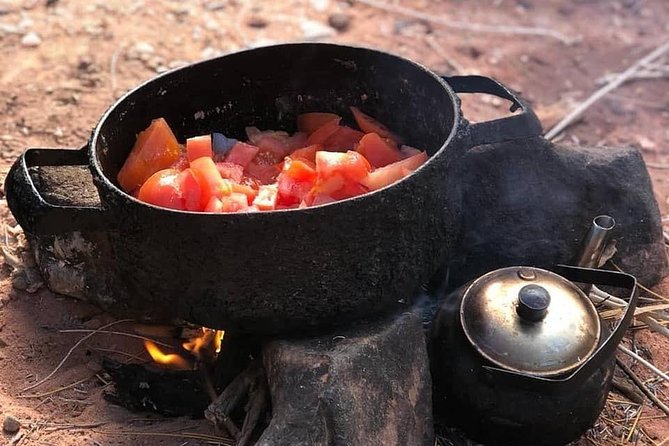 Full-Day Jeep Safari "Wadi Rum Highlights!" w/ Bedouin Lunch - Red sand dunes and the best viewpoints for a one-day plan
