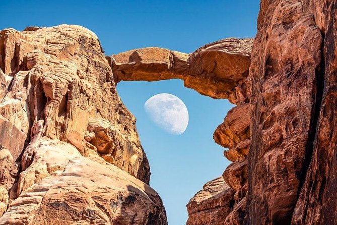 Full-Day Jeep Safari "Wadi Rum Highlights!" w/ Bedouin Lunch - Camel ride upgrade: 30 or 60 minutes of extra Wadi Rum