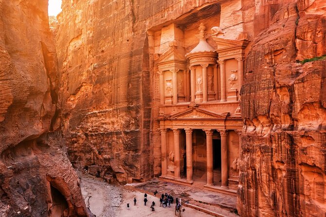 Full-Day Private Tour in Petra and Wadi Rum from Aqaba - Wadi Rum Jeep Safari and Bedouin Tea: What You Actually Get