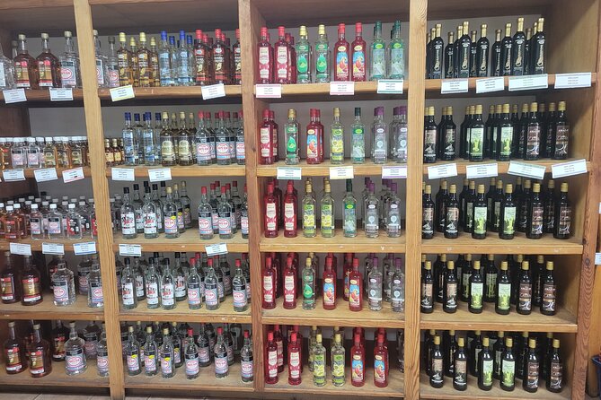 Grenada Highlights Half-Day Rum, Chocolate and Waterfall Tour - Group Size, Private Tour Style, and the Mood of the Day