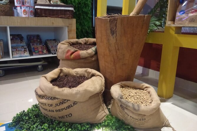 Guided Shopping Tour - Rum tasting, chocolate factory, Cigar factory - Coffee Tasting in the Same Place as Cigars (Yes, It’s a Thing Here)