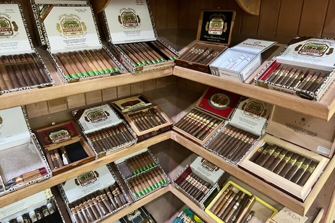 Guided Shopping Tour to Bella Mare Store (Cigars, Chocolate, Rum and Souvenirs) - The ride and timing: what the pickup window means for your day