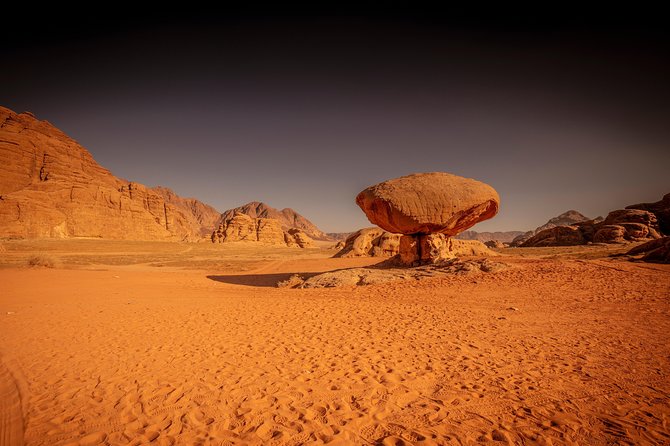 horse riding 2 hours tour in Wadi Rum - Stop 4: Little Rock Bridge and the easy view climb