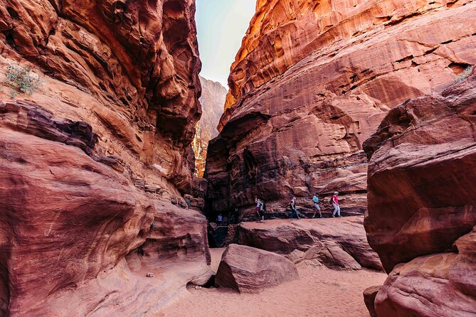 Jeep Tours in Wadi Rum with Bedouin Guide 2,3,4,5 hours | Magic Bedouin Star - How the Jeep route flows from Wadi Rum Rest House