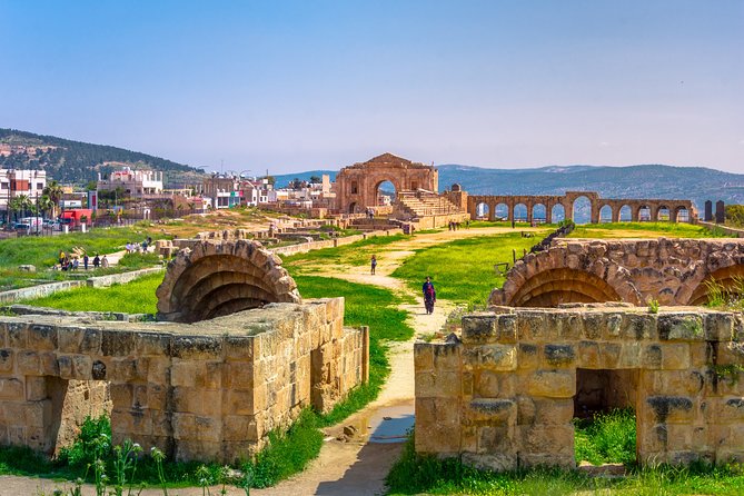 Jordan Pass 7-Day Tour Roman Ruins of Jerash, Petra, Wadi Rum, and the Dead Sea - Petra with a local guide: seeing the Siq and choosing your climb