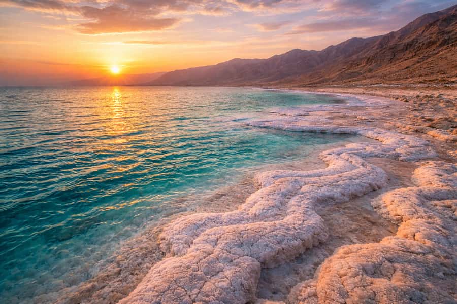 Jordan Private 2-Day: Petra, Wadi Rum, Pink Lake & Dead Sea - Day Two: Pink Lake and the Desert-to-Dead-Sea Switch