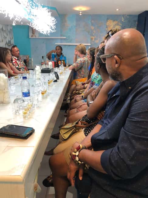 Nassau: Rum Cocktails and Fritter Making Experience - Mixing Two Bahamian Cocktails: Local Favorites, Island Secrets