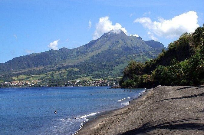 North Tour: rainforest, rum distillery, black sand beach etc - Stop 3: Domaine d’Emeraude botanical garden and the 20-minute trail