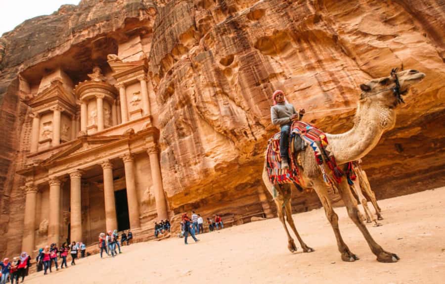 Petra & Wadi Rum: Full Day Private Tour with Hotel Pickup - Key things that make this tour click
