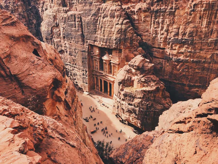 Petra & Wadi Rum: Full Day Private Tour with Hotel Pickup - Hotel pickup and the long drive setup (what actually matters)