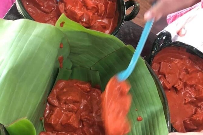 Pigs and Rum Cooking Class - Pickled onion with habanero: the bite that keeps it balanced