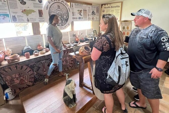 Private City Tour, Chocolate and Rum Factory - The Chocolate Stop: Roatan Chocolate Factory and the Value of Timing
