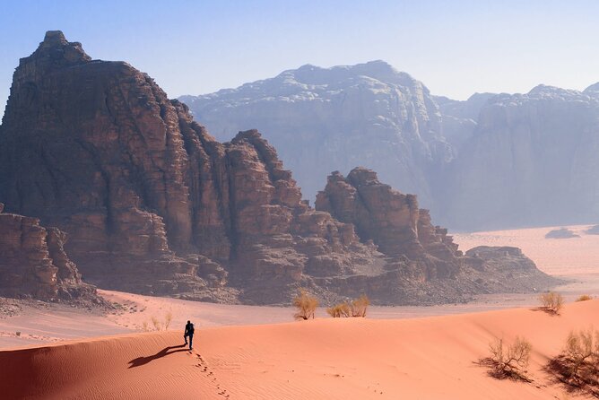 Private Full-Day Trip To Petra And Wadi Rum - Entering Petra: Siq to the Treasury Like a Highlight Film