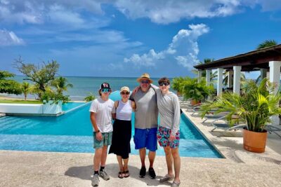 Roatán Island Tour: Sloth & Monkey Park, Rum, and Chocolate - Sloth, Monkey, and Macaw Eco-Park: Worth the Camera Time
