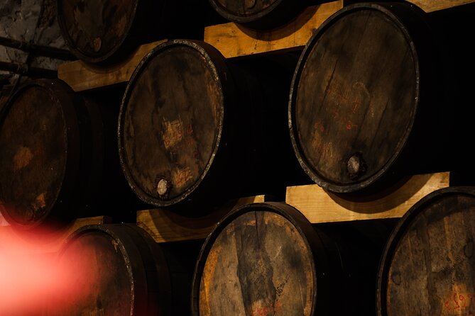Rum Tasting Experience in the Old Barrel House - Molasses vs Sugarcane Juice: The Lesson That Changes the Tasting