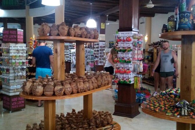 Shopping Tour In Don Lucas Cigar Factory, Rum tasting, Cocoa factory, Souvenirs - Coffee tasting: short and sweet, so plan your attention
