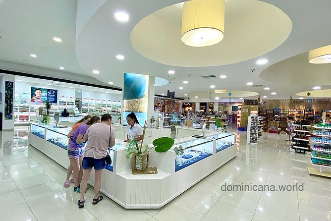 Shopping tour Punta Cana rum cigars coffee larimar chocolate souvenirs mamajuan - Larimar History and How to Buy the Right Stone