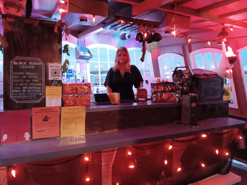 St. Augustine: The Black Raven Rum Runners Pirate Show (21+) - Meeting the Black Raven: Where to Check In