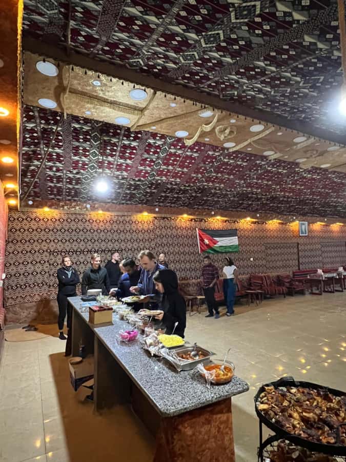 Wadi Rum: 1-Night Jeep Tour with Dinner and Breakfast - Little Bridge and Khazali Canyon: tea culture and real rock scenery