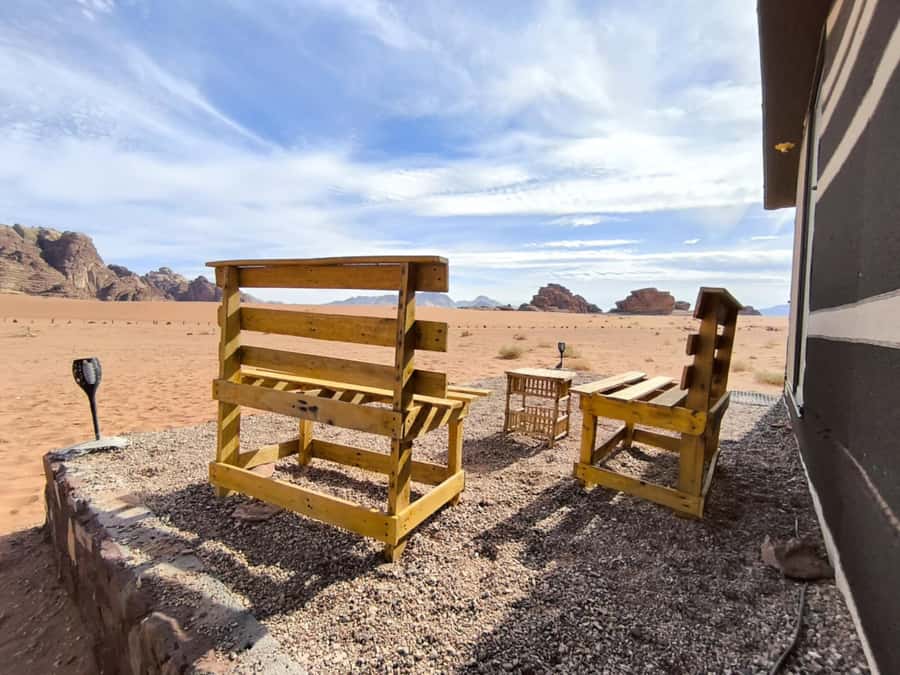 Wadi Rum: 1-Night Jeep Tour with Dinner and Breakfast - Lawrence’s House, then Um Frouth Rock Arch for sunset