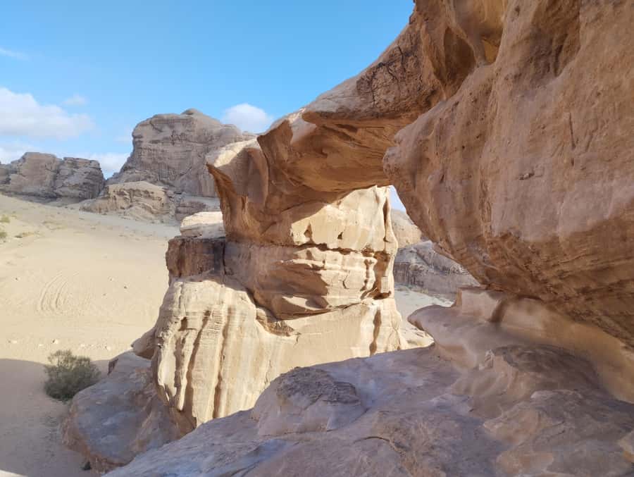 Wadi Rum: 2-Hour Jeep Tour with Bedouin Tea - Stop 2: Khazali Canyon Views from the Jeep