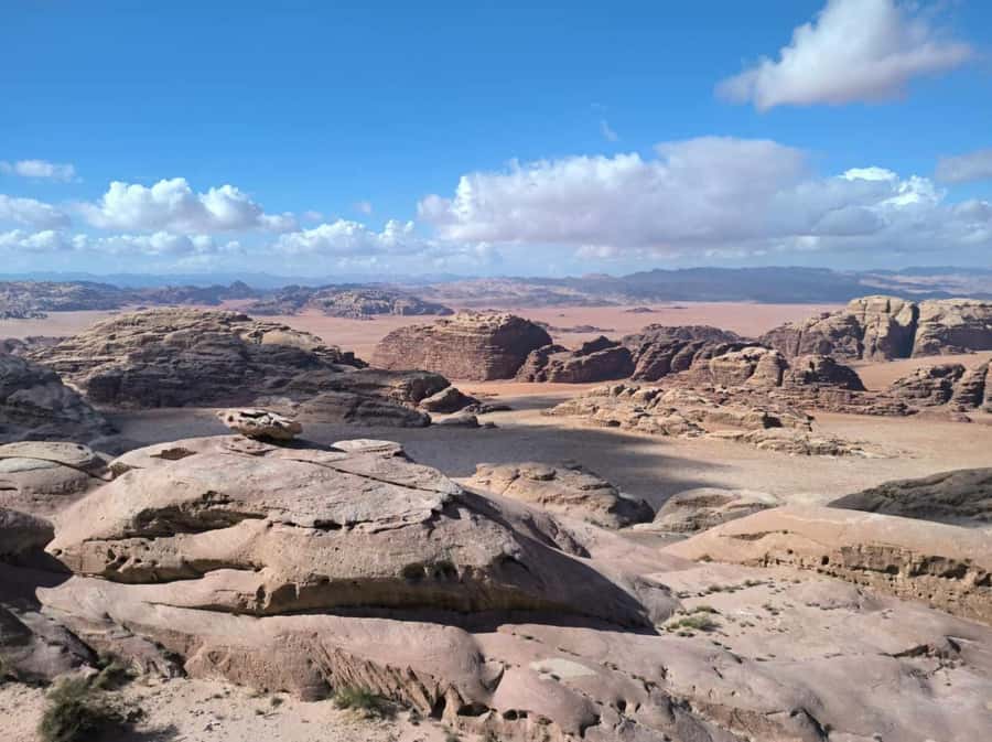 Wadi Rum: 2-Hour Jeep Tour with Bedouin Tea - Stop 3: Little Bridge Tea Break, Photos, Free Time, and Shopping
