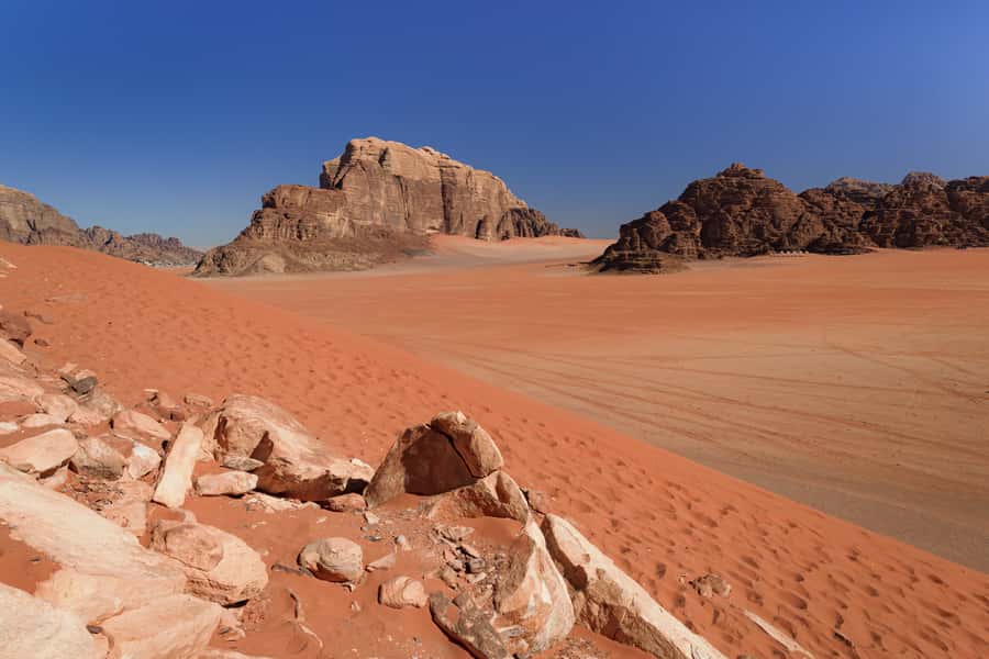 Wadi Rum: Choose 2 to 9 Hour Jeep Pass, Guide & Meal Options - What You Actually Get on the Jeep: Tea Breaks and Guided Stops