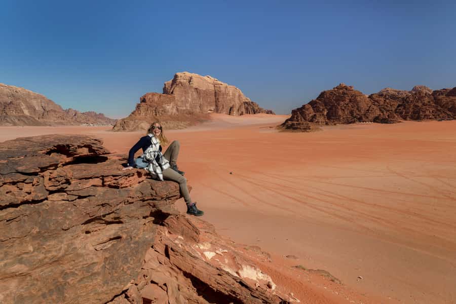 Wadi Rum: Choose 2 to 9 Hour Jeep Pass, Guide & Meal Options - Sandboarding and Short Hiking: When You Get the Extra Payoff