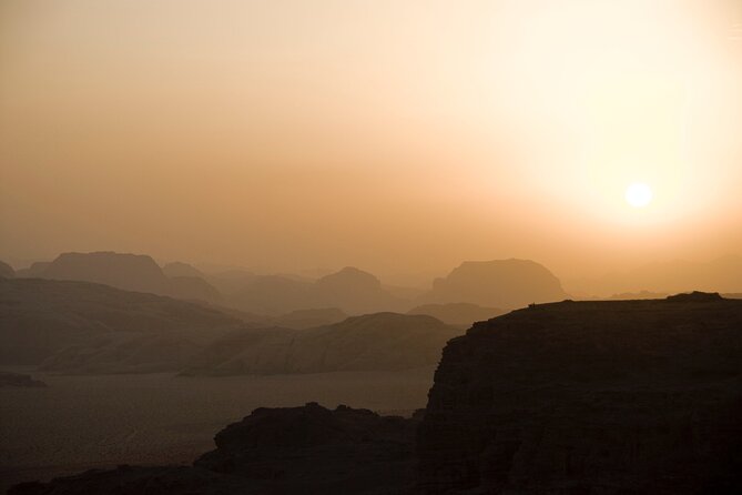 Wadi Rum: Explorer 5 Hour Jeep Tour PASS + Bedouin Tent + Meal - Meals Included: Coffee, Bedouin Buffett Dinner, and What to Expect
