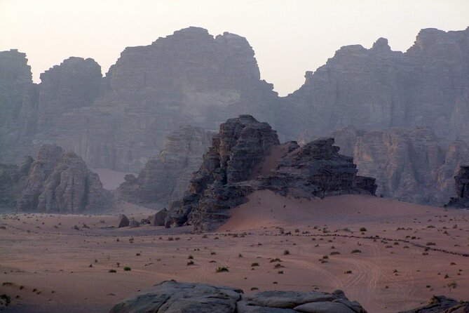 Wadi Rum: Explorer Jeep Tour PASS + Local Food + Optional Stay - Um Frouth Rock Arch and Cow Rock: The “Looks Like a Postcard” Finish
