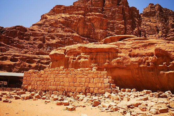 Wadi Rum Full Day Jeep Tour + Overnight in Bedouin Camp & Dinner - Meeting in Wadi Rum Village and what the 10:00 start means