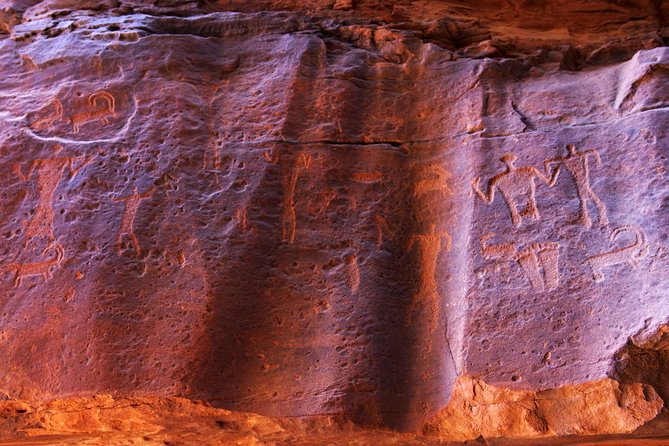 Wadi Rum: Full Day Valley Tour with Lunch - Um Frouth Rock Bridge at Sunset: The Best Reason to Stay Late