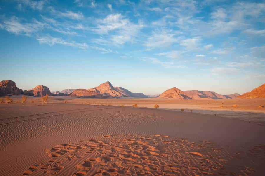 Wadi Rum: Guided Jeep Tour With Overnight Stay and Meals - Wadi Rum at night: why the camp experience matters