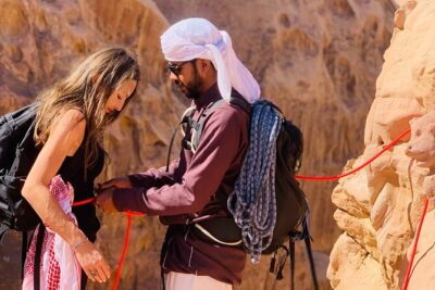 Wadi Rum Mountain Hike & Climb: Burdah, with a bridge at the top! + tour & Lunch - Burdah Mountain Hike & Climb: scrambling up to a natural bridge