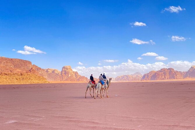 Wadi Rum overnight jeeptour - 1 Day/ 1 Night - Bedouin lunch in the desert: the break that makes the whole day work
